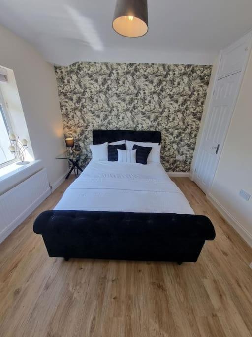 Somers Leicester